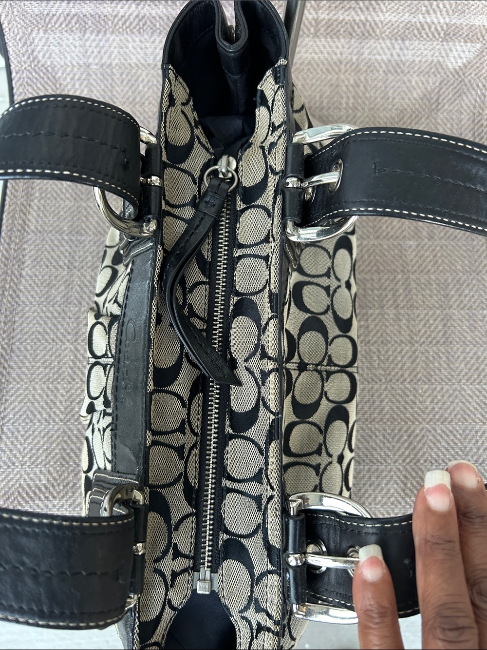 Coach F13742 Soho Black Pleated Leather Trim Signature Canvas Shoulder Bag. - Picture 5 of 16